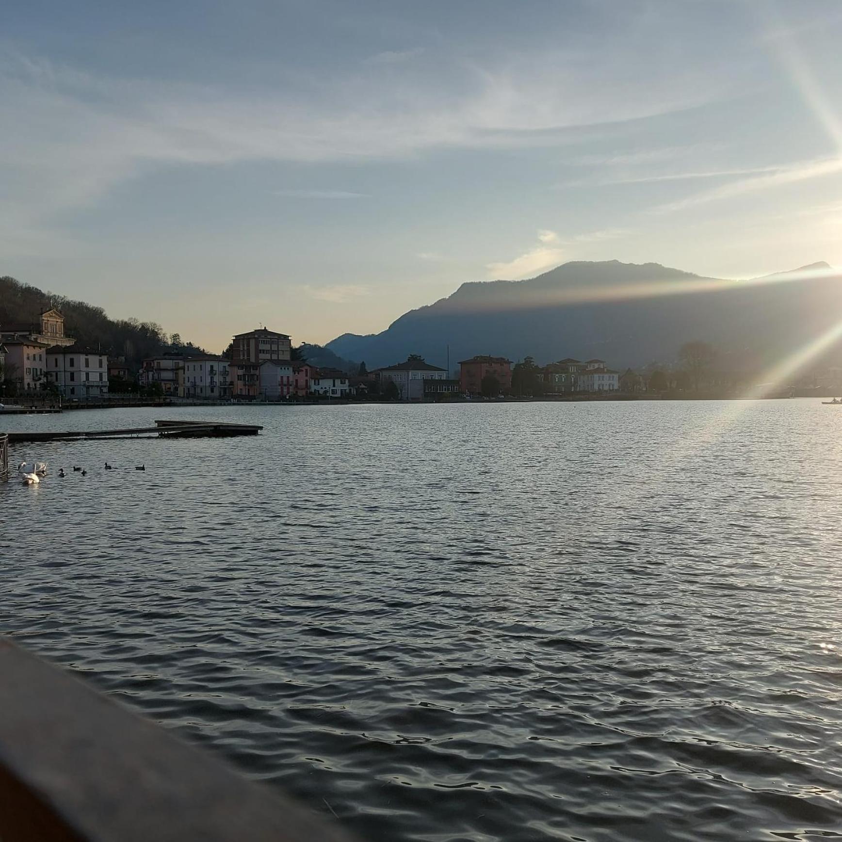 Rifugio Sul Lago Di Lugano A Porto Ceresio Kültér fotó